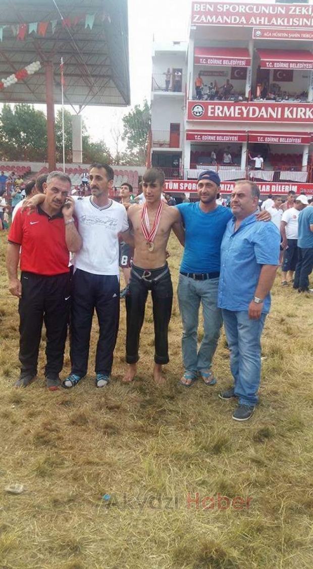 Tarihi Kırkpınar Güreşlerinde Akyazılıların Gururu Oldu