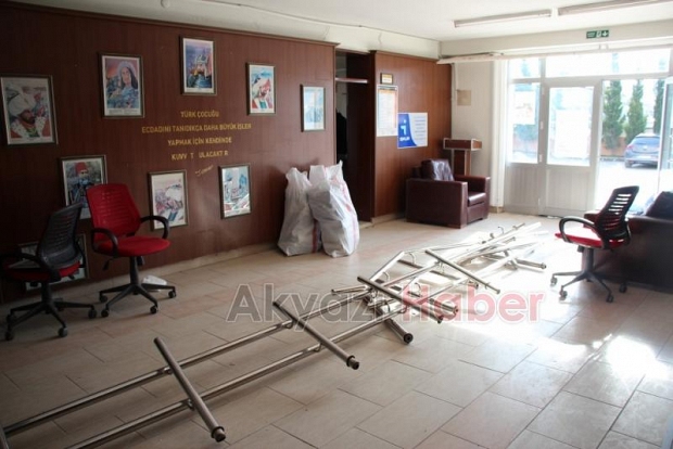 Tarihi Lisede Taşınma İşlemleri Başladı