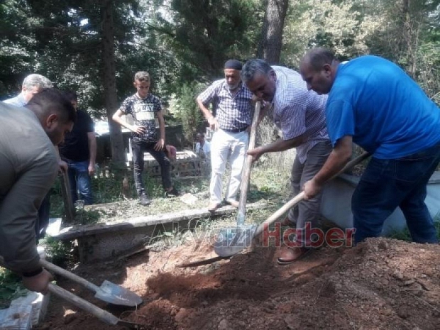 TASVİRE ALTMIŞDÖRT SON YOLCULUĞUNA UĞURLANDI