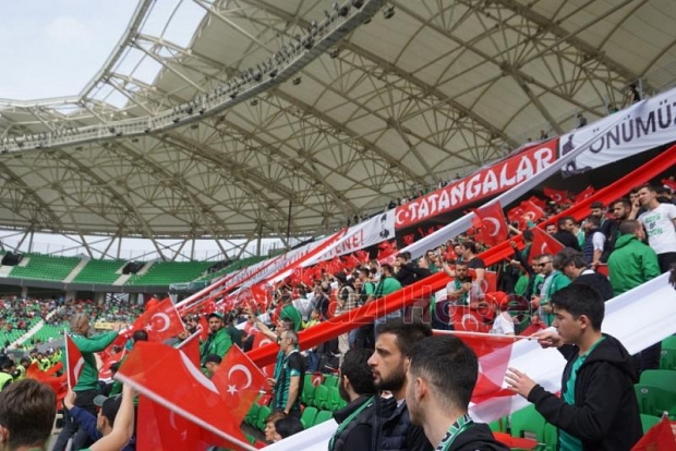 Tatangalar Akyazı Derneği bayan taraftarı unutmadı