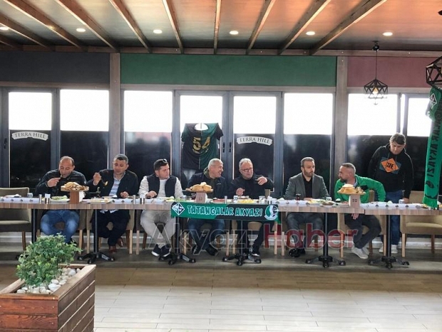 TATANGALAR AKYAZI SAKARYASPORU KAHVALTIDA AĞIRLADI