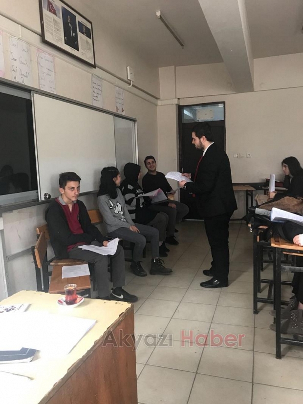 TEK DİŞİ KALMIŞ TEKNOLOJİ TİYATRO OYUNUNA DAVETLİSİNİZ