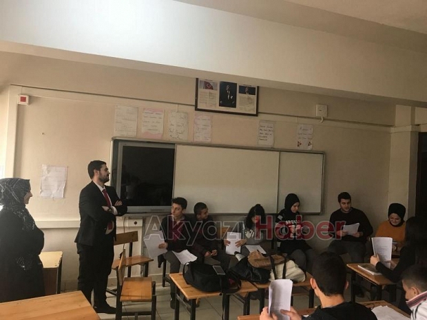 TEK DİŞİ KALMIŞ TEKNOLOJİ TİYATRO OYUNUNA DAVETLİSİNİZ