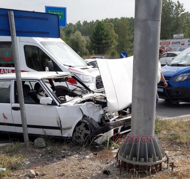 Tem Otoyolu Akyazı Gişeleri Kavşağında Kaza
