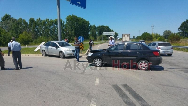 TEM Otoyolu Akyazı Gişelerinde Kaza 1 Yaralı