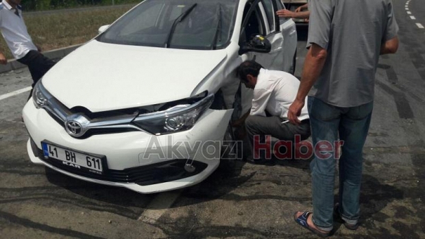 Tem Otoyolu Akyazı Gişelerinde Kaza 