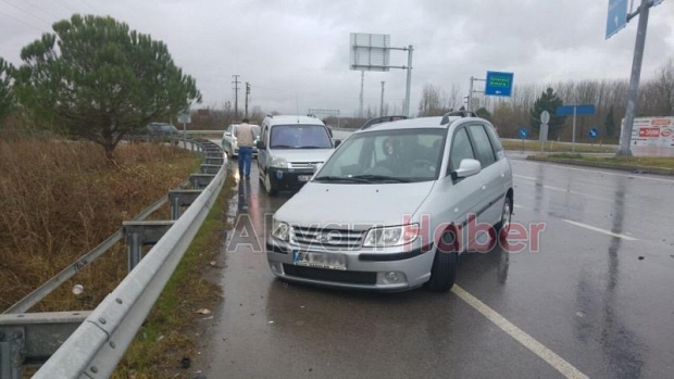 TEM OTOYOLU AKYAZI GİŞELERİNDE KAZA