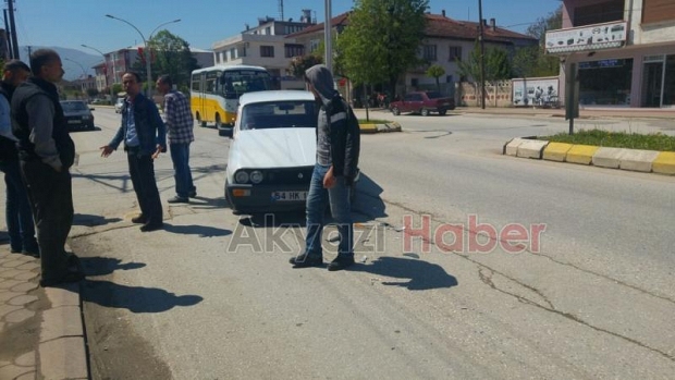 Ters Yöne Giren Kamyona Otomobil Arkadan Çarptı