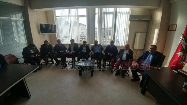 Toçoğlu'ndan Akyazı Ak Partililere ziyaret