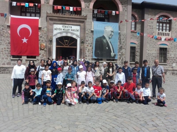 Topçusırtı  Öğrencilerine  Ankara Gezisi