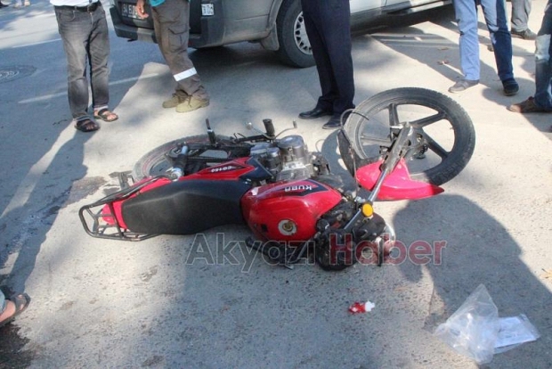 Sakarya Motosiklet Kazası  - Sakarya Motosiklet Ambulans Trafik Kazası Intikal Sakarya Motosiklet Ambulans Ekibi Olarak Pekşenler Bölgesinde 1 Tır Dahil 5.
