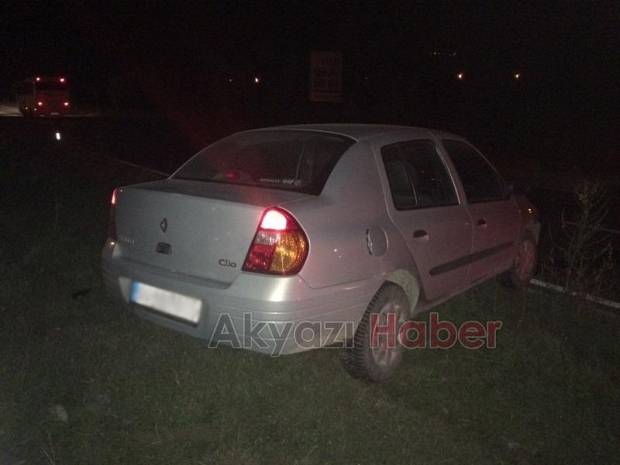 Trafik Kazası Otomobil Yoldan Çıktı