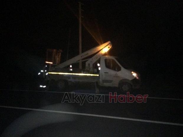 Trafik Kazası Otomobil Yoldan Çıktı