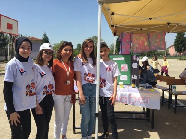 TÜBİTAK 4006 BiLiM FUARINA PARiS ORTAOKULUda KATILDI