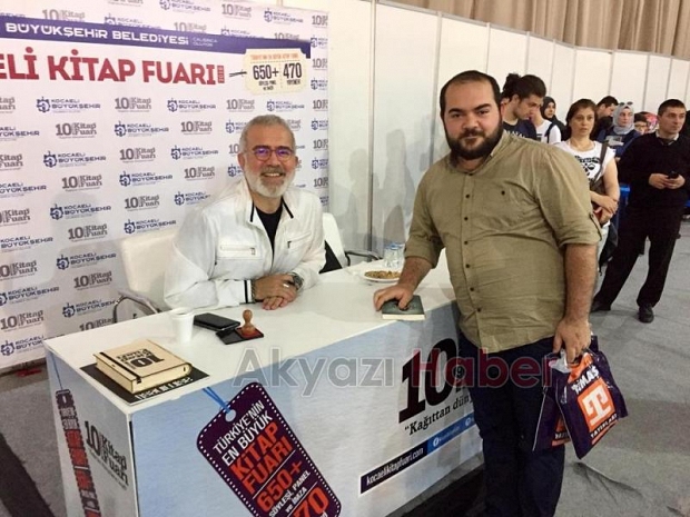 TÜGVA Akyazı Okursever Gençlerle Kitap Fuarında 