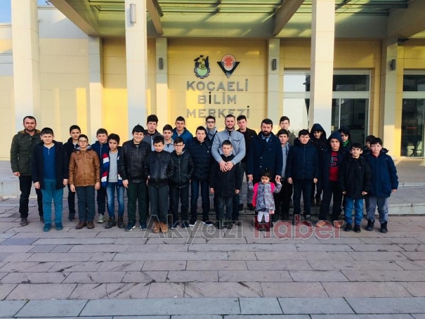 Tügva Akyazı’dan Karne Hediyesi