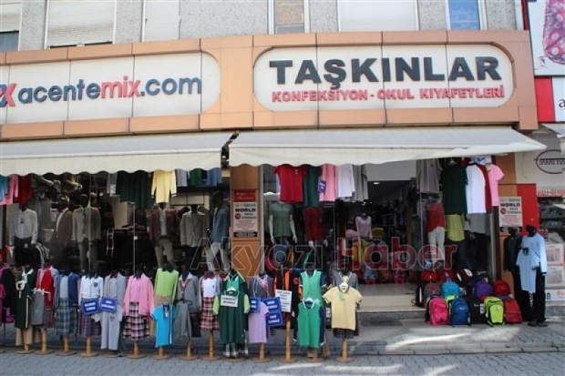 Tüm Okul Kıyafetleri Taşkınlar Okul Dünyasında