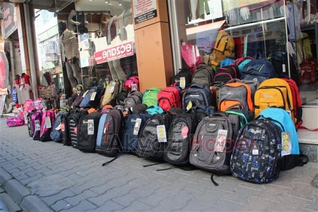 Tüm Okul Kıyafetleri Taşkınlar Okul Dünyasında