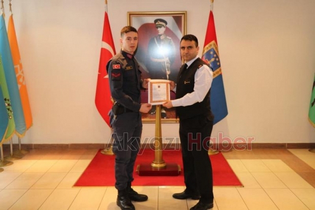 Türkiyenin konuştuğu Uzman Çavuşa hediye