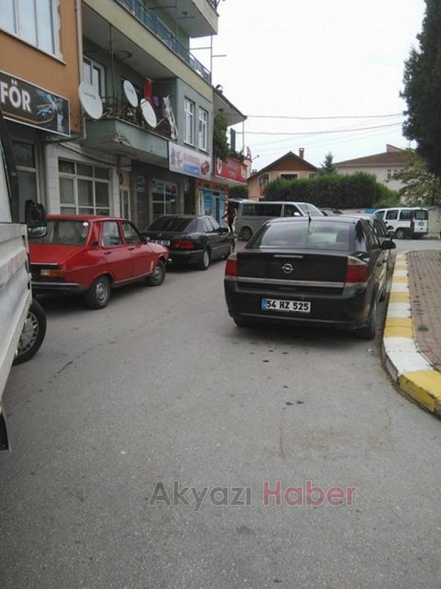 Uygunsuz Park ve Kaldırım İşgalleri Devam Ediyor