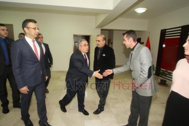 Vali Ahmet Hamdi Nayir Akyazıda