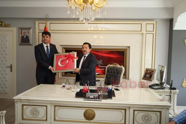 VALİ İRFAN BALKANLIOĞLU’NDAN AKYAZI’YA ZİYARET