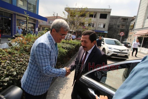 VALİ İRFAN BALKANLIOĞLU’NDAN AKYAZI’YA ZİYARET