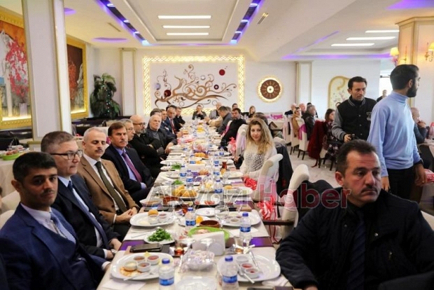 Vali Nayir Gazetecilerle Buluştu