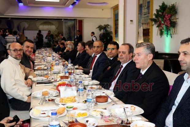 Vali Nayir Gazetecilerle Buluştu