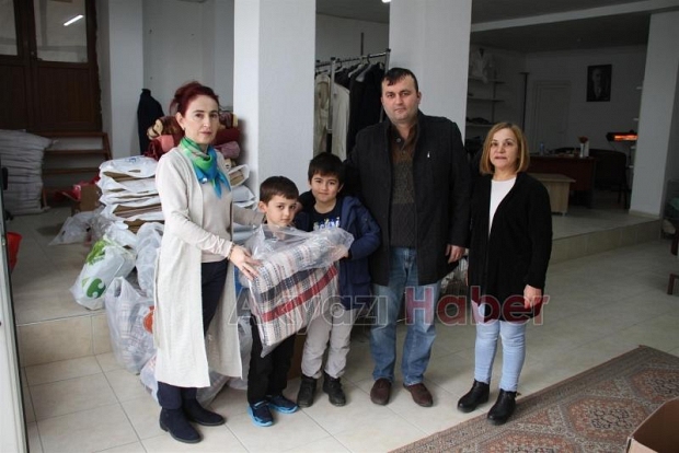 Vefakâr Akyazılılar Hayır İçin Yardıma Koştu
