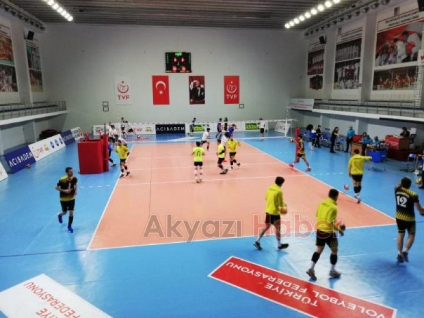 Voleybolda Akyazı Belediye spor Rüzgarı 