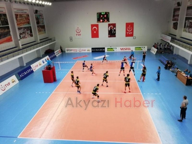 Voleybolda Akyazı Belediye spor Rüzgarı 