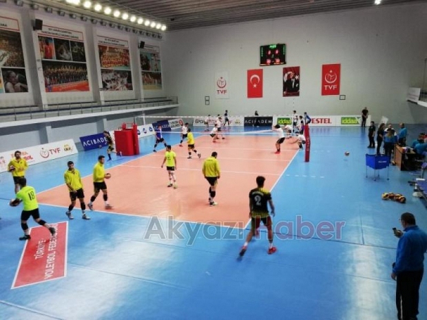 Voleybolda Akyazı Belediye spor Rüzgarı 