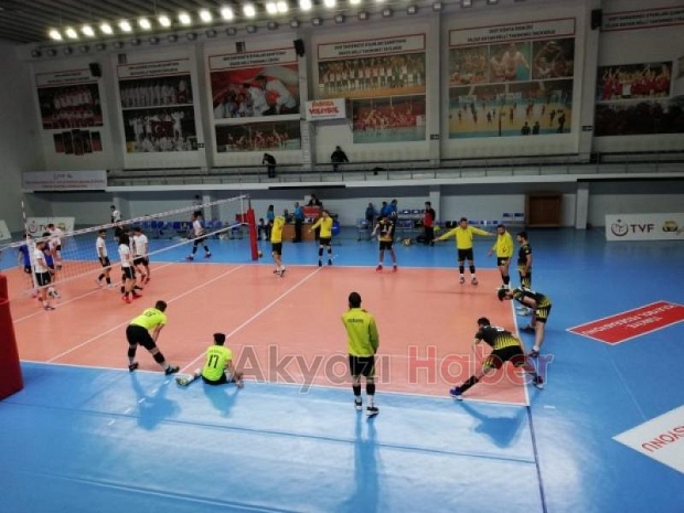 Voleybolda Akyazı Belediye spor Rüzgarı 