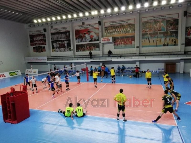 Voleybolda Akyazı Belediye spor Rüzgarı 