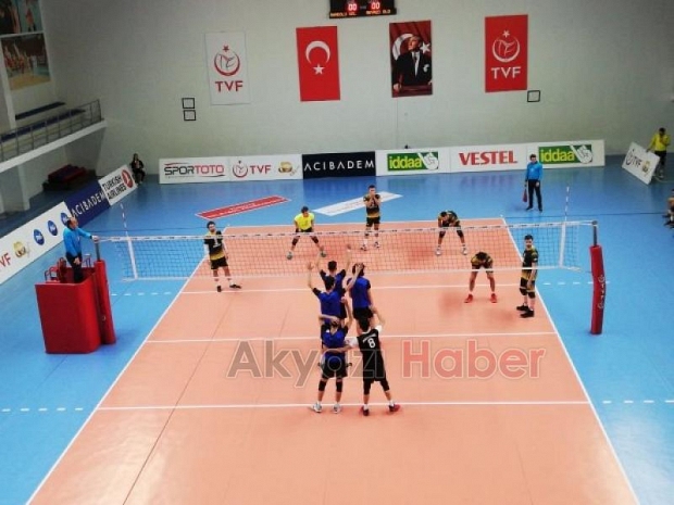 Voleybolda Akyazı Belediye spor Rüzgarı 
