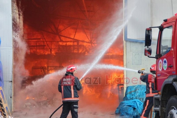 Yağcılar da Depo Yangını