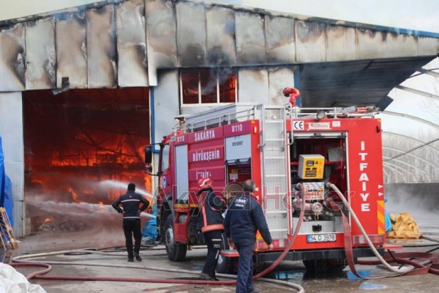 Yağcılar da Depo Yangını