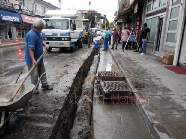 YAĞMUR SUYU KANALLARI GENİŞLETİLİYOR