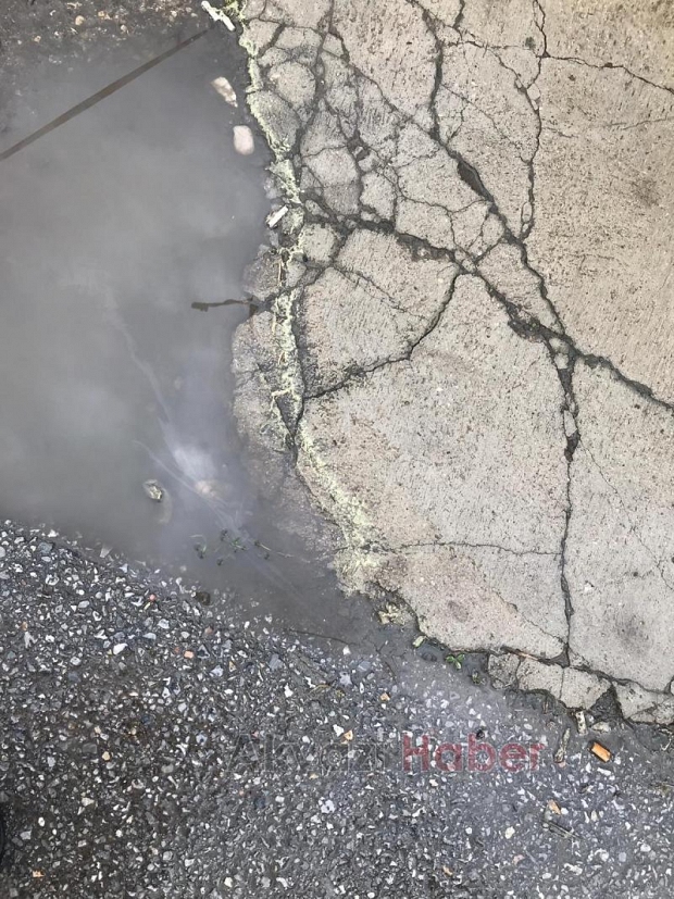 YAĞMURLA BiRLiKTE GELDi VATANDAŞ TEDiRGiN 