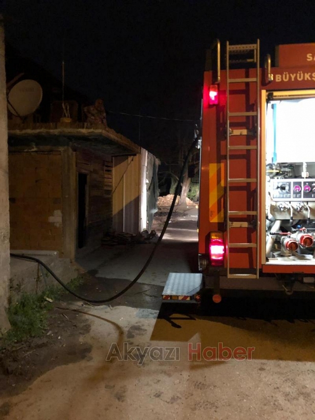 Yangın Mahallede Paniğe Sebep Oldu