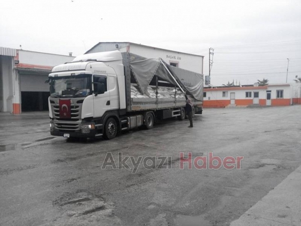 Yardım Tırları Yerine Ulaştı