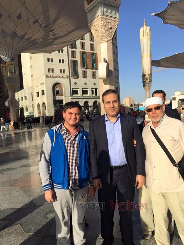 Yaşı 18 Neredeyse Tüm Siyasilerle Fotoğrafı var 