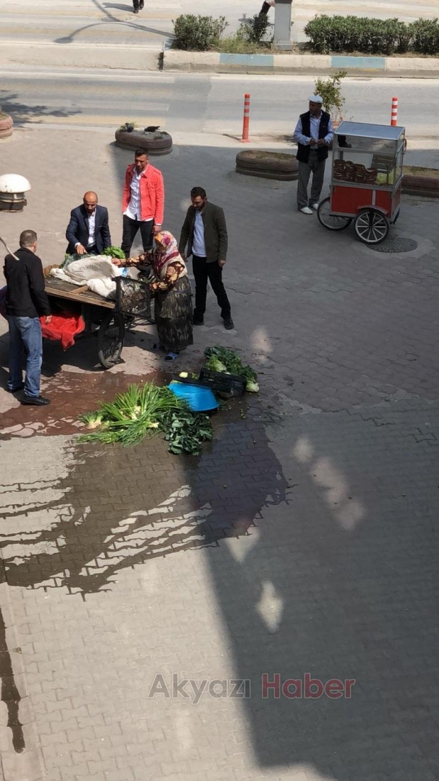 Yaşlı kadının yardımına böyle koştular