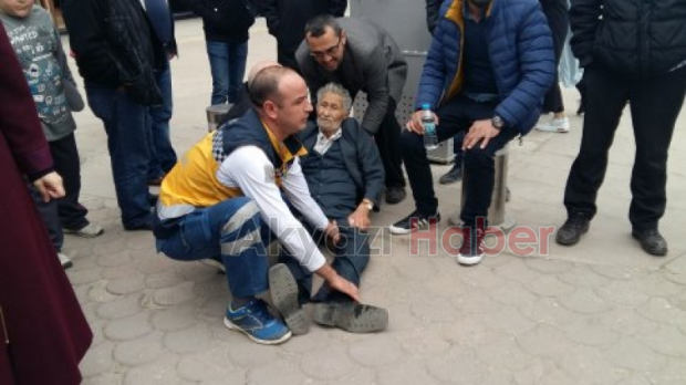 Yaşlı Adam Bisikletten Düşerek Fenalaştı