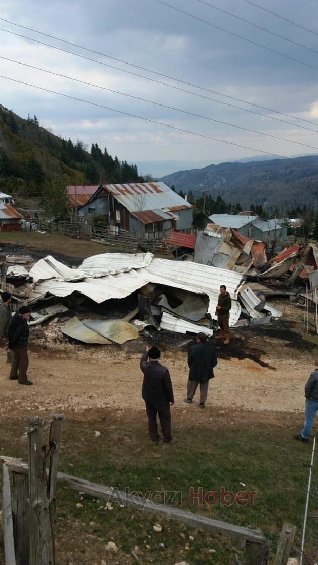 Yayla evleri küle döndü