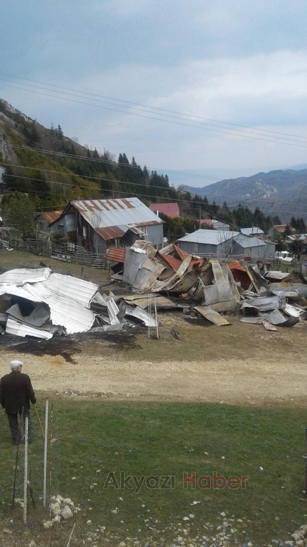 Yayla evleri küle döndü