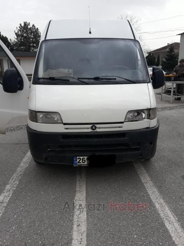 Hırsız şehidimizi ve bayrağımızı istismar etti