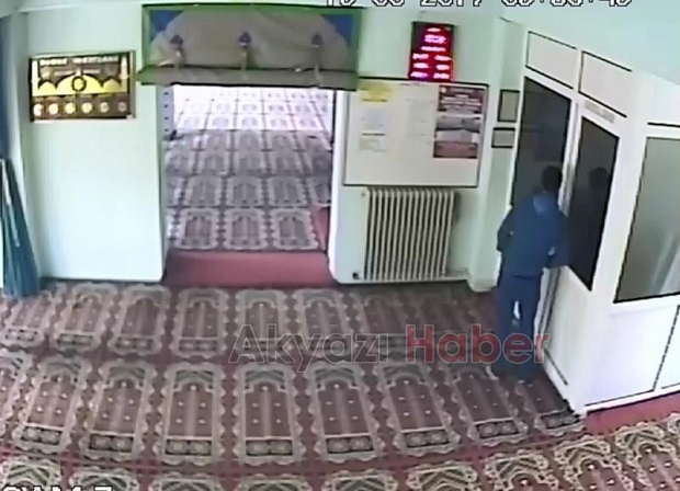  Yeşildirek Camiinde Hırsızlık