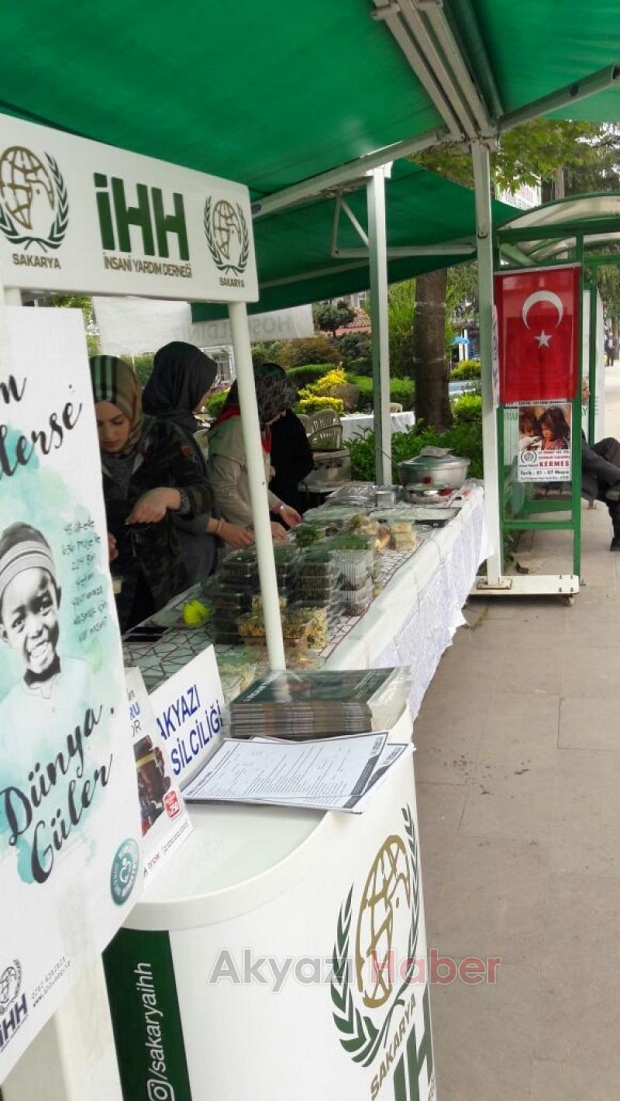 Yetim Gülerse Dünya Güler